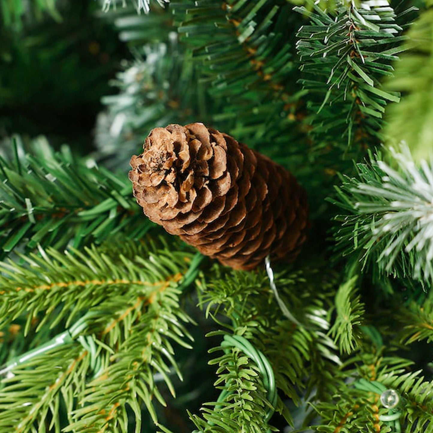Yexmas 7.5ft Pre-Lit Artificial Christmas Trees,Green Xmas Tree with Large Christmas Tree Storage Bag,Pinecones, Berries, Realistic Artificial Christmas Trees for Home, Office, Party Decoration